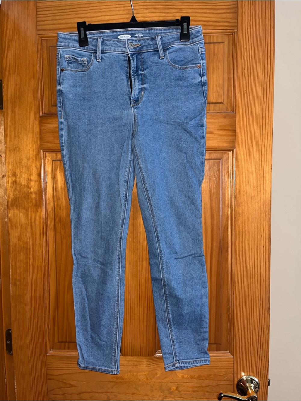 Classic Skinny Jeans with Imperfection